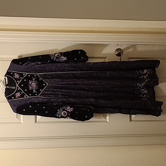 Zara Dresses & Skirts - Zara Midi Dress Size XS